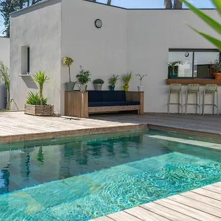 De Gamme 160 M2 Piscine Chfe Et Jacuzzi Villa
